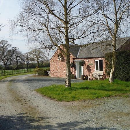 Bed and Breakfast Manor Farm Egerton Malpas  Exterior foto